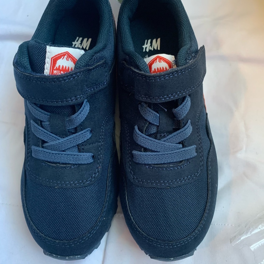 NWT 11.5 toddler boy shoes from H&M. Smoke free home.